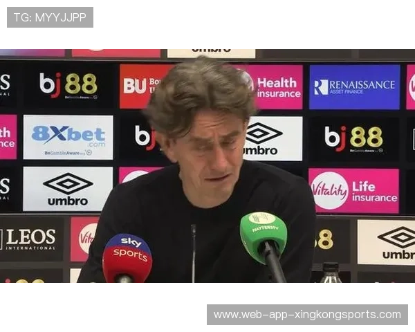 扎心了！维拉球迷嘲讽：弗兰克你个阿森纳球迷，早上就下课！-直播吧